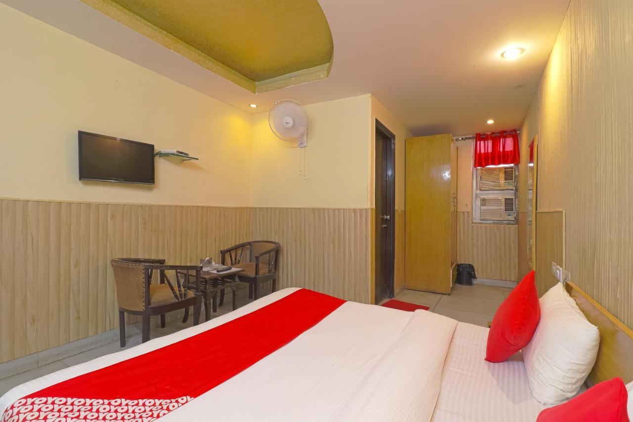 Oyo 834 Shree Balaji Hotel Фаридабад Екстериор снимка