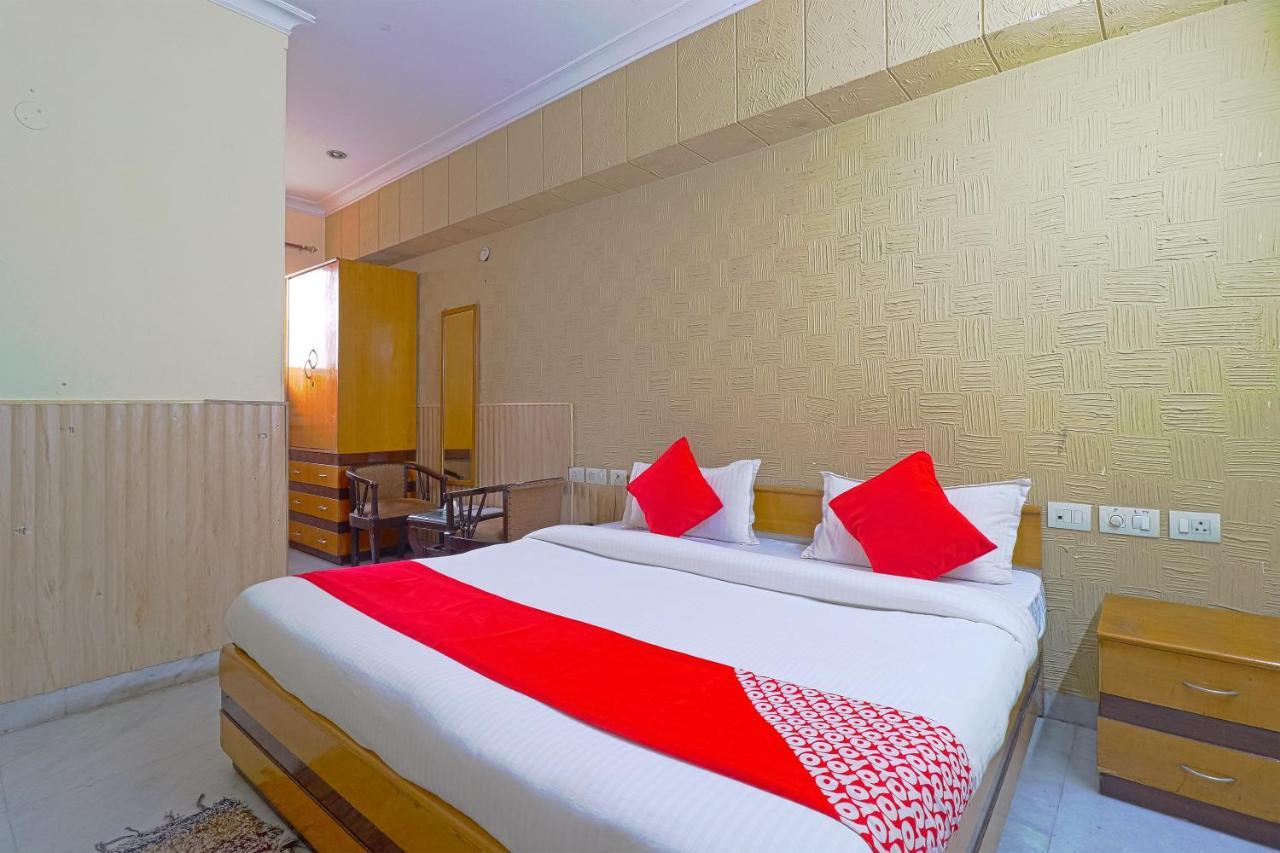 Oyo 834 Shree Balaji Hotel Фаридабад Екстериор снимка