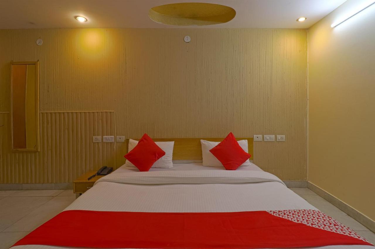 Oyo 834 Shree Balaji Hotel Фаридабад Екстериор снимка