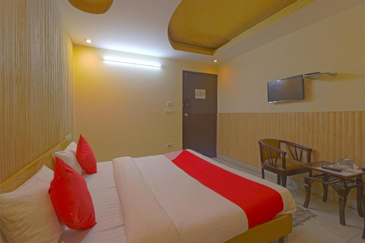 Oyo 834 Shree Balaji Hotel Фаридабад Екстериор снимка