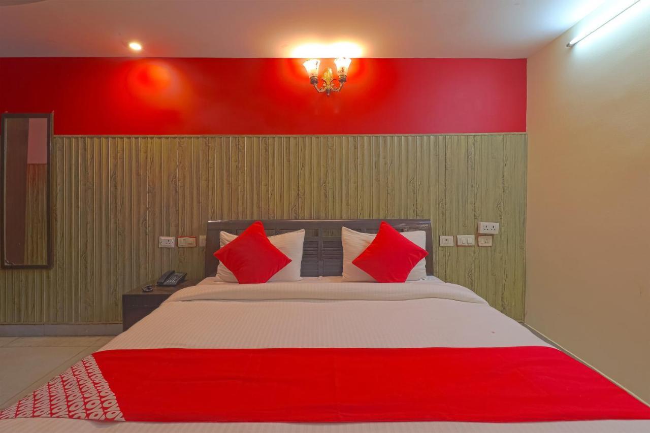 Oyo 834 Shree Balaji Hotel Фаридабад Екстериор снимка