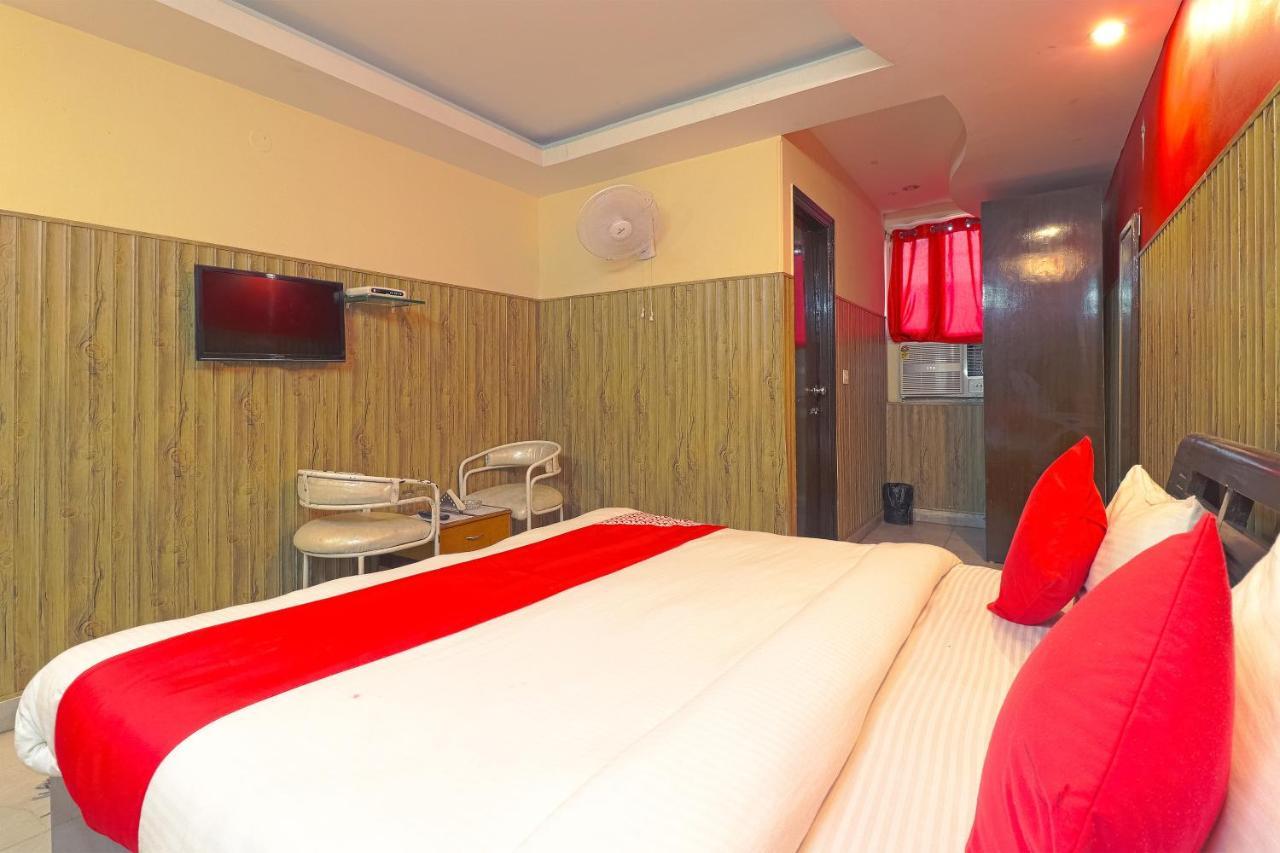 Oyo 834 Shree Balaji Hotel Фаридабад Екстериор снимка