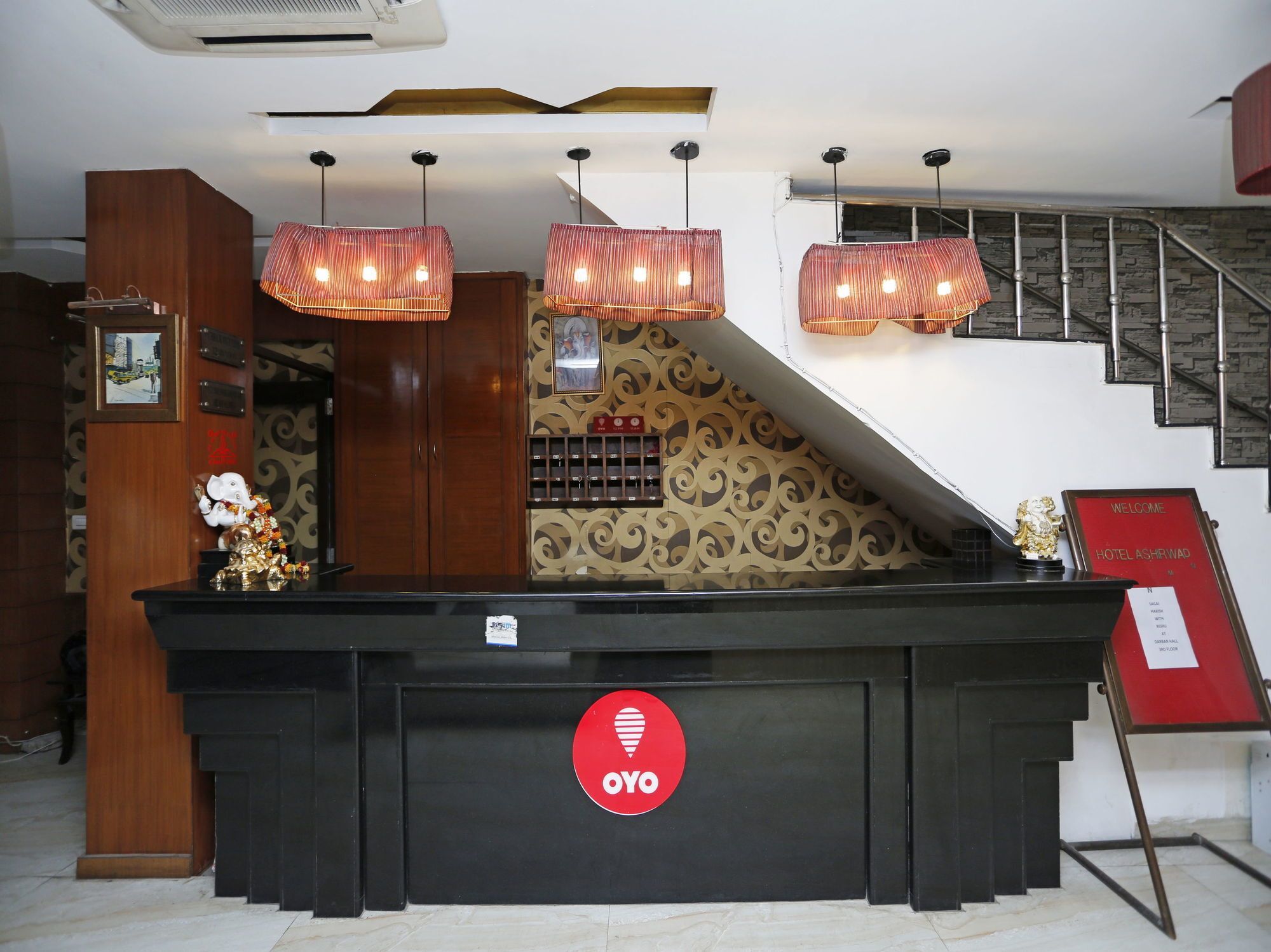 Oyo 834 Shree Balaji Hotel Фаридабад Екстериор снимка
